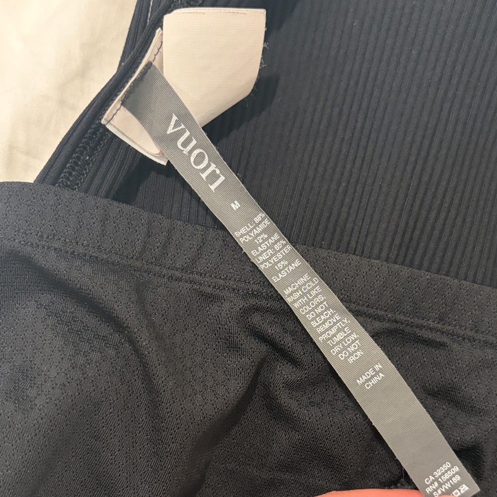 VUORI Ribbed Black Strappy Crop Top - Picture 3 of 3